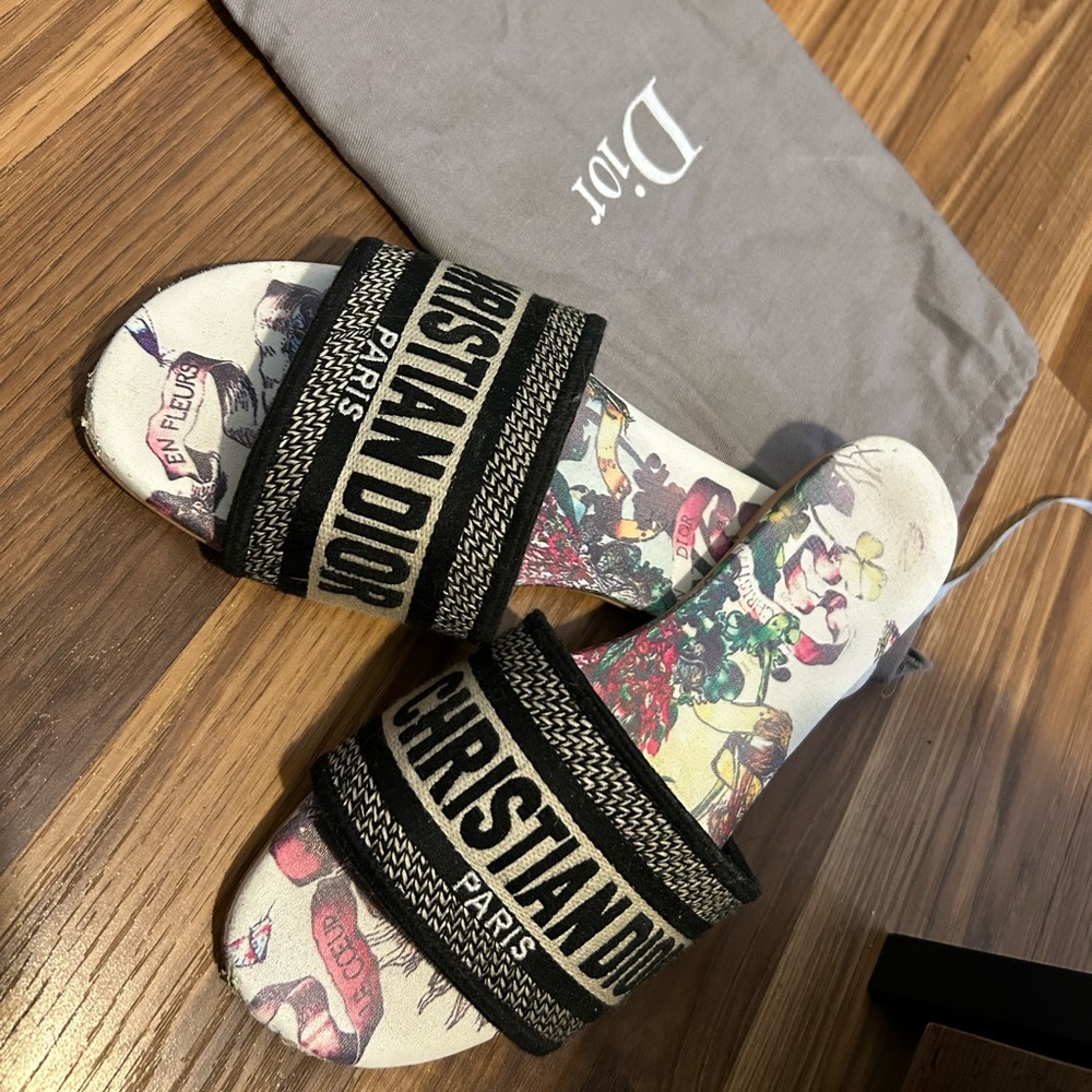 Dior Black and Cream Slide Sandals - Picture 5 of 10